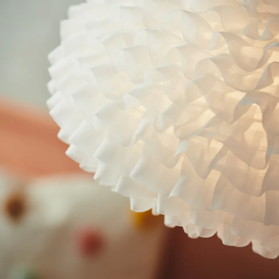 Lampeskjerm Villo 30 med rysjer, hvit