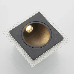 LED innfelt vegglampe Pordis, IP65, kantet