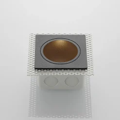 LED innfelt vegglampe Pordis, IP65, kantet