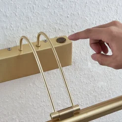 LED-bildelampe Mailine med bryter, messing