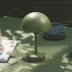 LED-bordlampe Ellen To-Go, olivgrøn, aluminium