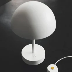 LED-bordlampe med batteri Ellen To-Go, hvit, aluminium