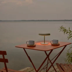 LED-bordlampe med solcellepanel og batteri Elmer, grønn, metall, IP44