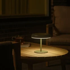 LED-bordlampe med solcellepanel og batteri Elmer, grønn, metall, IP44