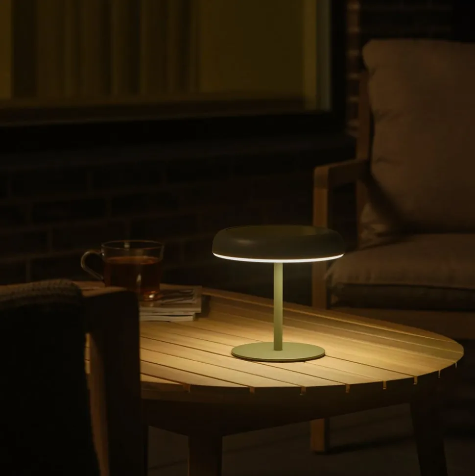 LED-bordlampe med solcellepanel og batteri Elmer, grønn, metall, IP44