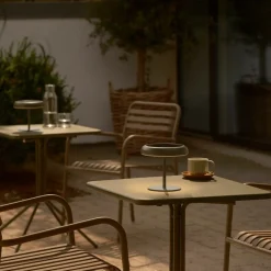 LED-bordlampe med solcellepanel og batteri Elmer, grønn, metall, IP44