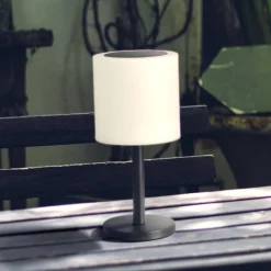 LED-bordlampe Milano Pro, RGBW, fjernkontroll