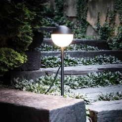 LED-gatelampe Piccola med jordspyd, svart