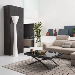 LED-gulvlampe Carrara med dimmer, hvit