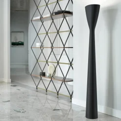 LED-gulvlampe Carrara med dimmer, svart