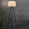 LED-gulvlampe Kettle Tripod i metall, skjerm 36 cm