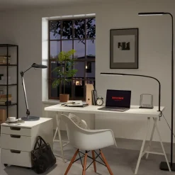 LED-gulvlampe Servo, dimbar, CCT, svart