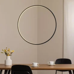 LED-hengelampe Saturno vertikal, svart, Ø 80 cm, metall