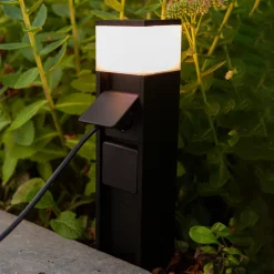 LED-sokkellampe Mains med stikkontakt