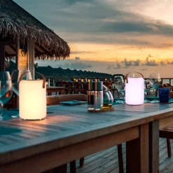 LED-solcellebordlampe Orno, varmhvit og RGB