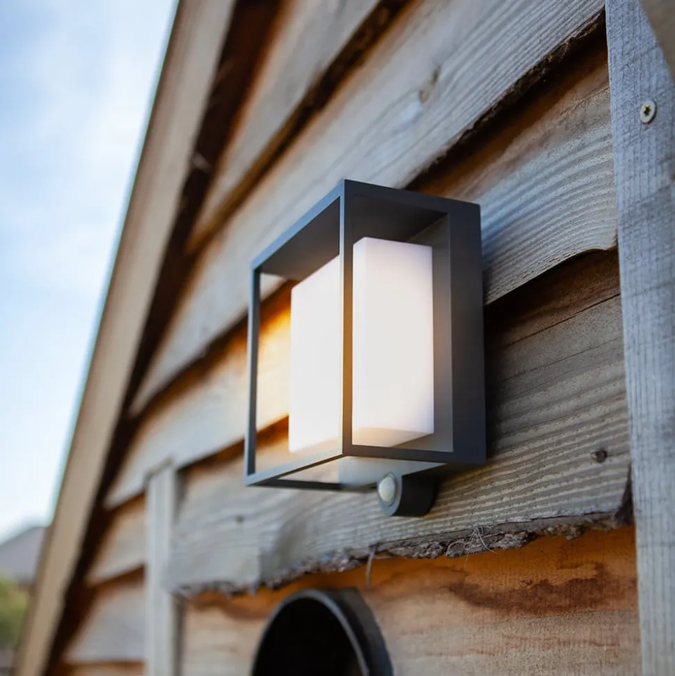 LED-solcellelampe Curtis med bevegelsessensor