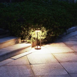 LED-solcellelampe for pullert Pilastro, sensor, jordspyd