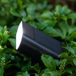 LED-solcellelampe Ginbo for vegg og gulv