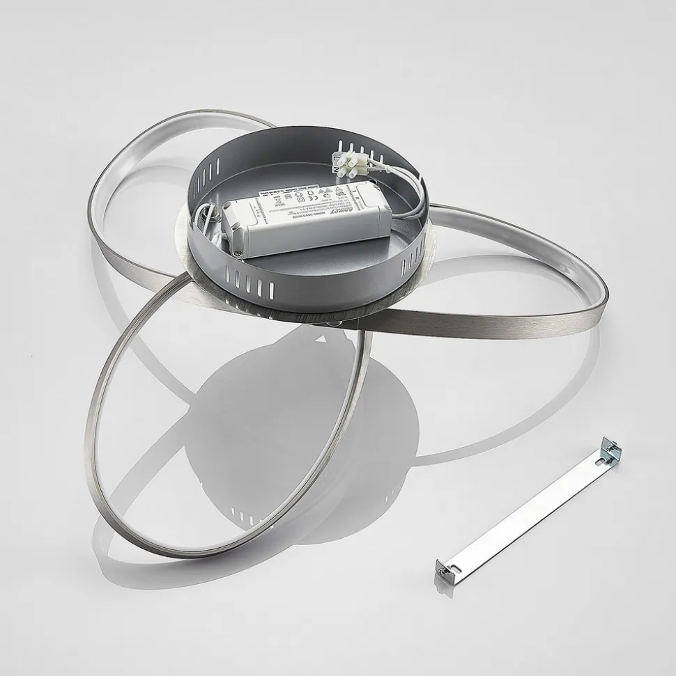 LED-taklampe Saliha med moderne utforming