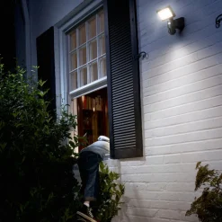 LEDVANCE SMART+ WiFi Outdoor Flood Camera Control