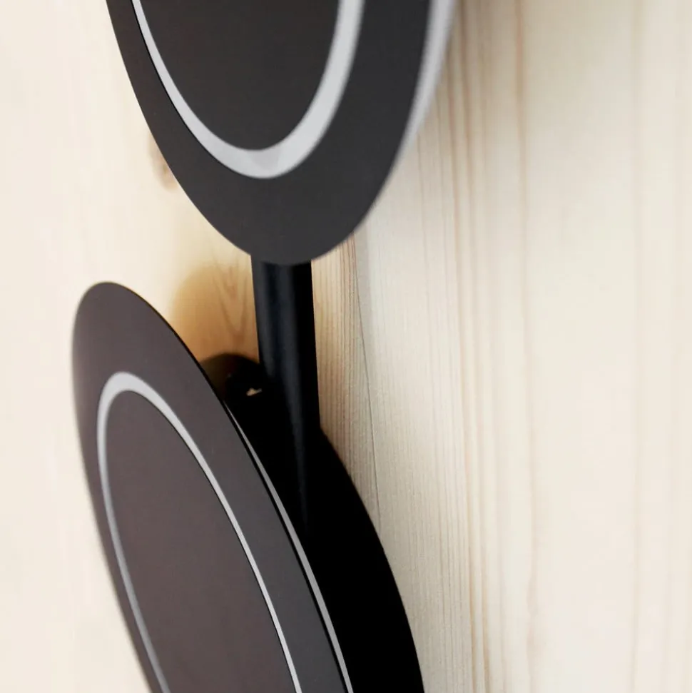 LED-vegglampe Planetarium, svart, høyde 120 cm, 3 lys i aluminium