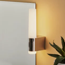 LED-vegglampe til bad Helva Night, krom