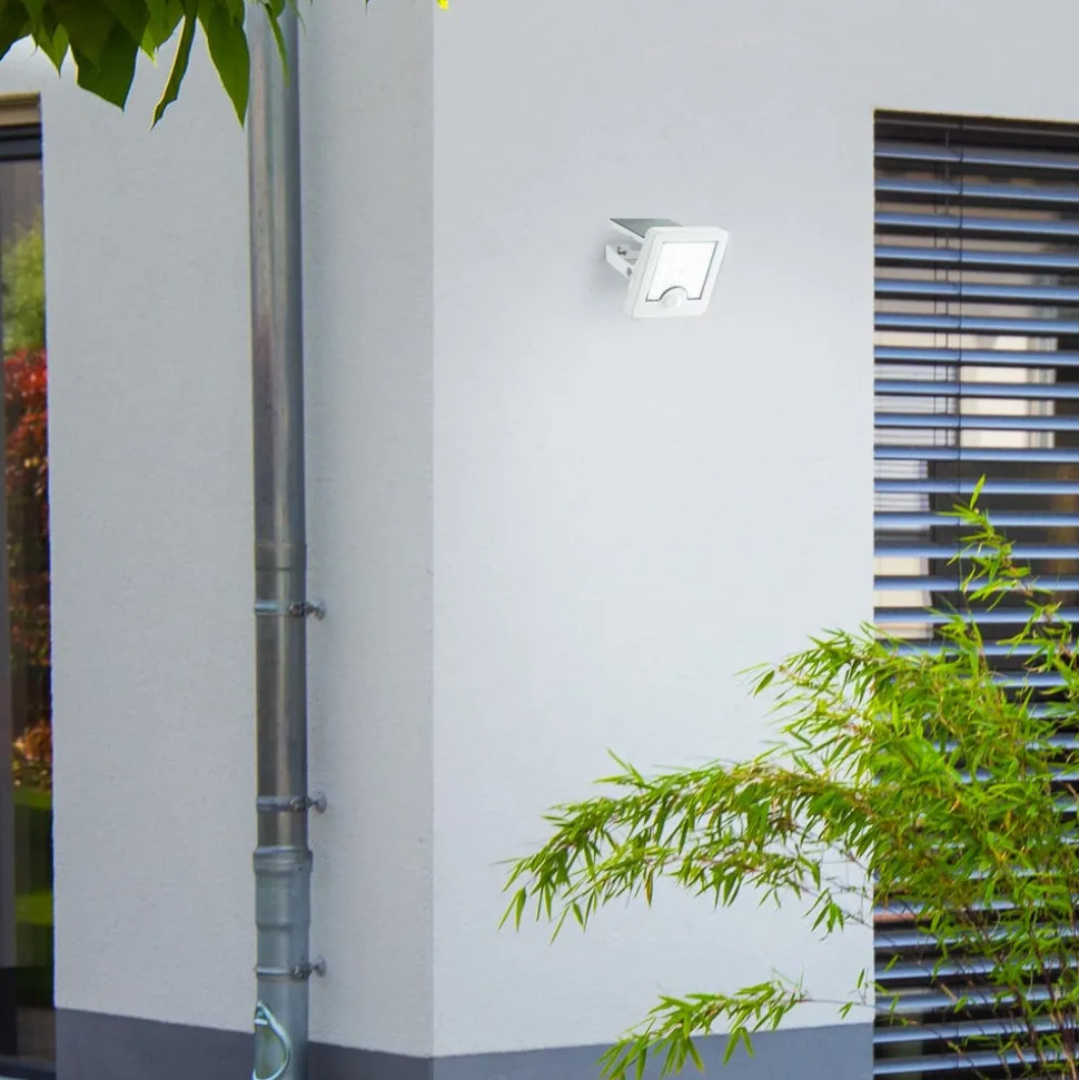 LED-veggspotlight Luton Sensor, hvit, bredde 13 cm