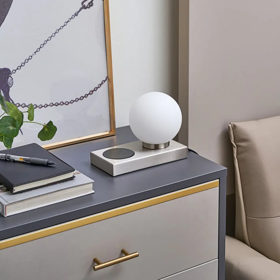 Lindby bordlampe Junis, nikkel, ladefunksjon