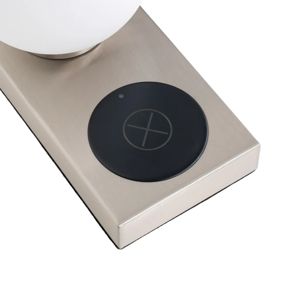 Lindby bordlampe Junis, nikkel, ladefunksjon