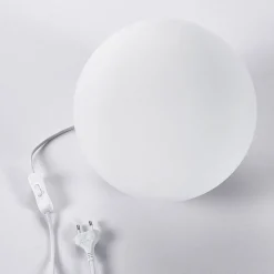 Lindby bordlampe Marike, hvit, glass, kule, Ø 25 cm, E27