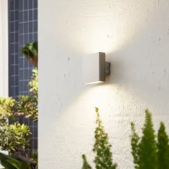 Lindby Dilvana utendørs LED-vegglampe 10 cm