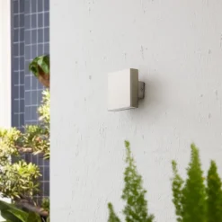 Lindby Dilvana utendørs LED-vegglampe 10 cm