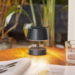 Lindby LED oppladbar bordlampe Nalani, 13 cm høy, IP44, dimbar