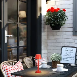 Lindby LED oppladbar lampe Gaja, rød, USB, IP44, RGBW, dimbar