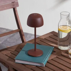 Lindby LED-bordlampe Arietty, brun, dimbar, IP65