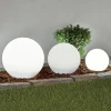Lindby LED-solcellelamper Lago, sett med 3, kuler, jordspyd, hvit