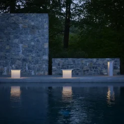 Luceplan Fienile LED-sokkellampe 32 cm lysegrå