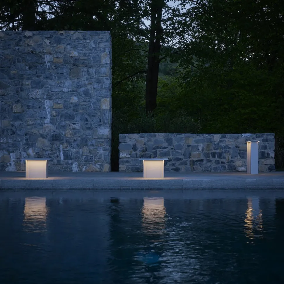 Luceplan Fienile LED-sokkellampe 32 cm lysegrå