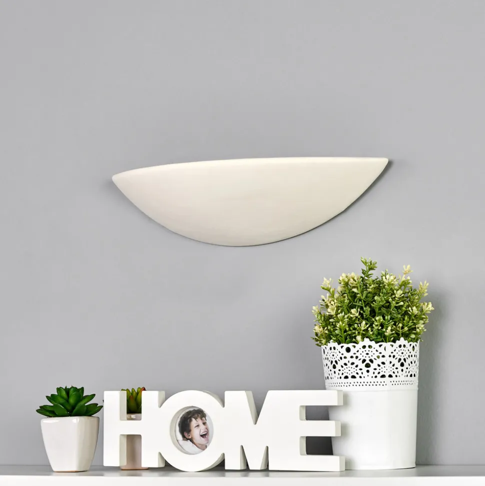 Lys vegglampe i blek gips, kan males