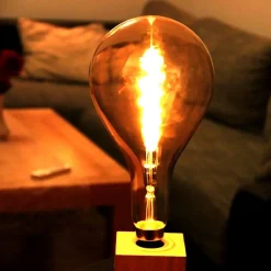 Müller Licht tint white LED-pære E27 4,9 W gull