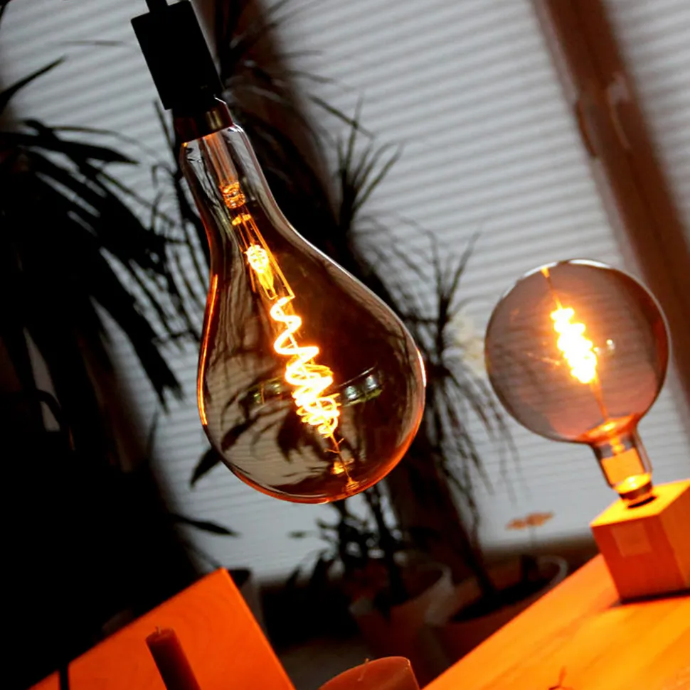 Müller Licht tint white LED-globe E27 4,9 W gull