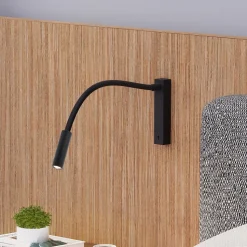 Molto Luce Arok LED-vegglampe, svart, aluminium, utspring 49 cm