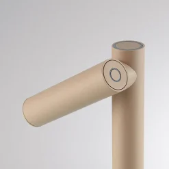 Molto Luce LED-bordlampe Mimo T, sandfarget, aluminium