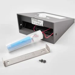 Nedoverlysende vegghengt utelampe Felin, solcelle