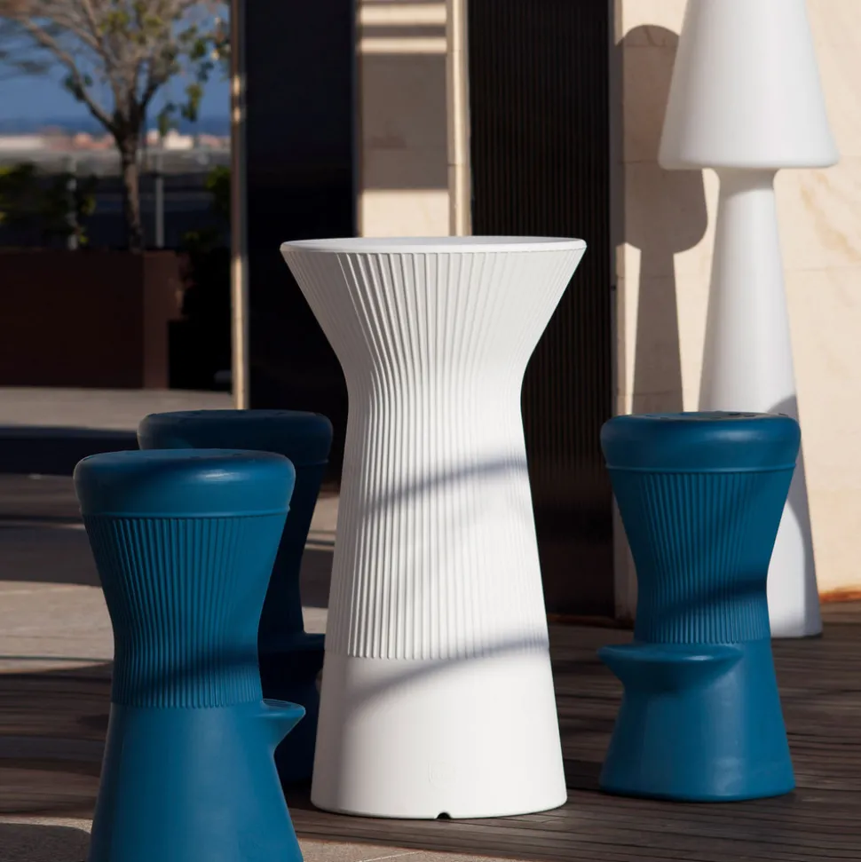 Newgarden Capri LED batteridrevet barbord, RGBW, 110 cm høyt, hvit