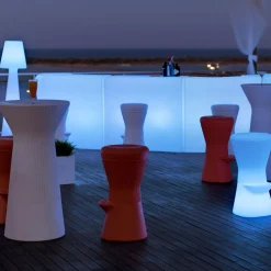 Newgarden Capri LED batteridrevet barbord, RGBW, 110 cm høyt, hvit