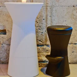 Newgarden Capri LED batteridrevet barbord, RGBW, 110 cm høyt, hvit