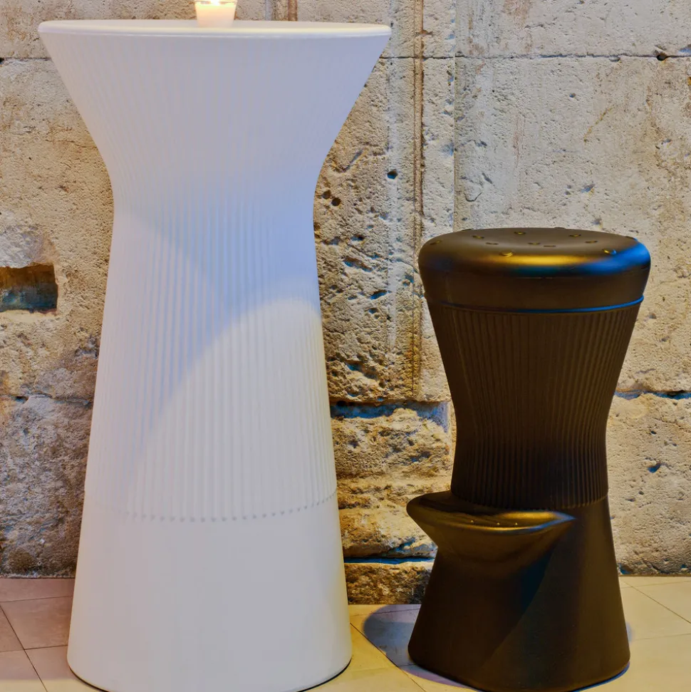 Newgarden Capri LED batteridrevet barbord, RGBW, 110 cm høyt, hvit