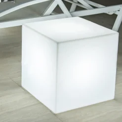 Newgarden Cuby LED solcellelampe, 40 x 40 cm