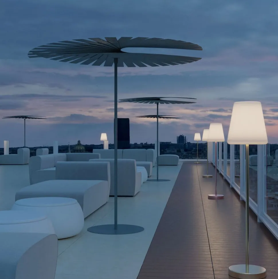 Newgarden Lola Slim 120 gulvlampe med solceller, antrasitt